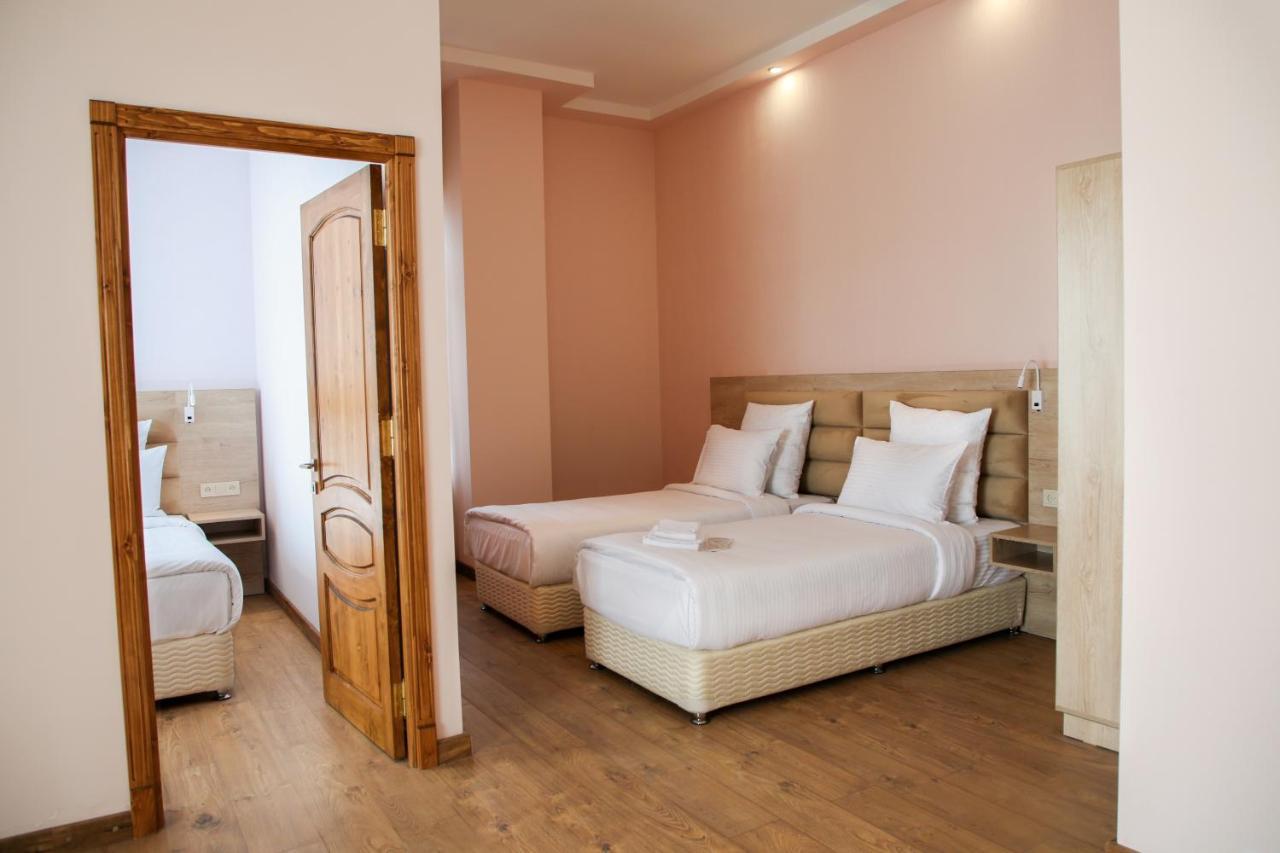 Kuma Hotel Gyumri Exterior photo