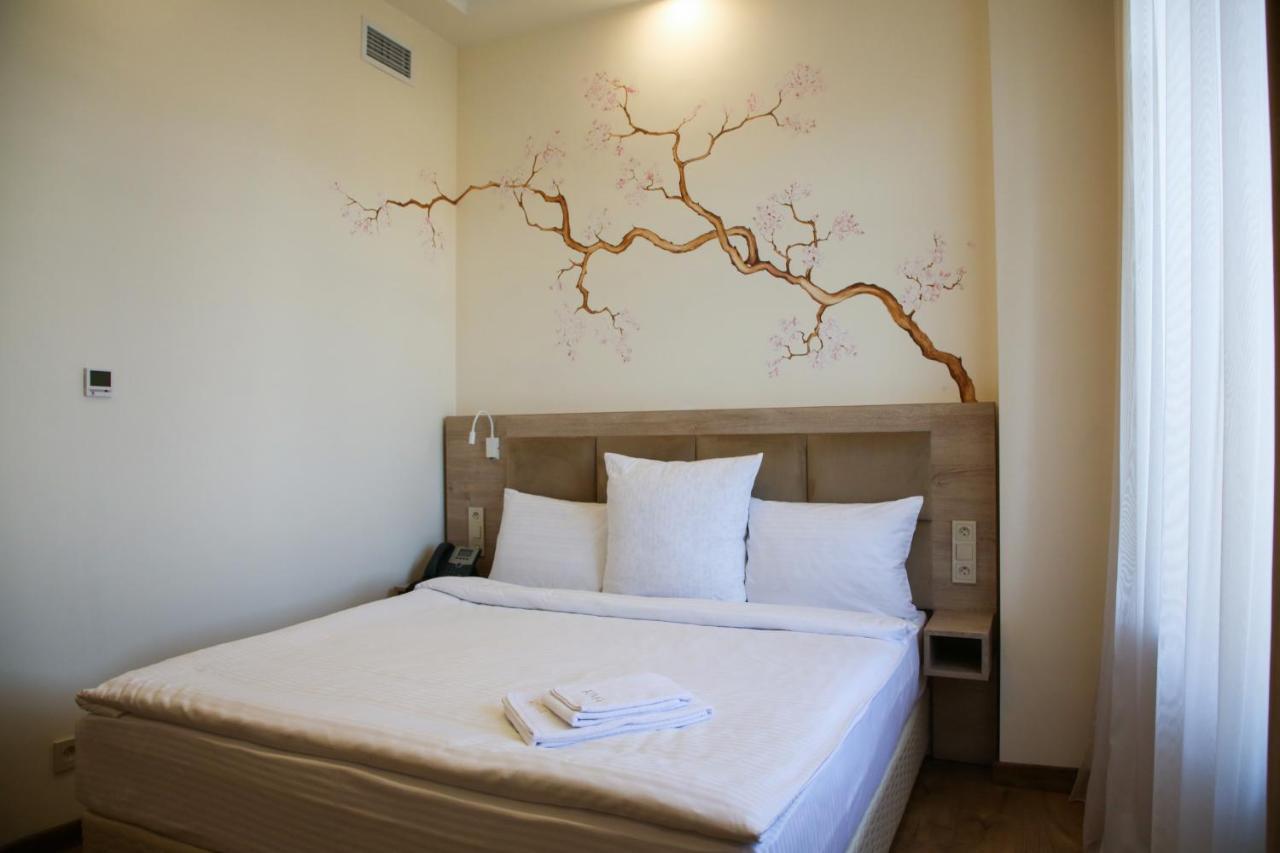 Kuma Hotel Gyumri Exterior photo