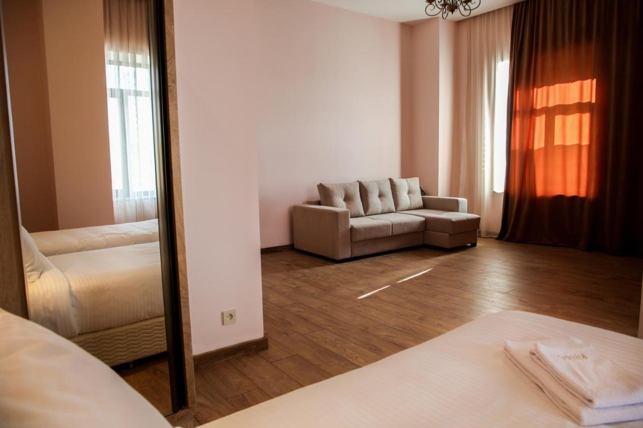 Kuma Hotel Gyumri Exterior photo